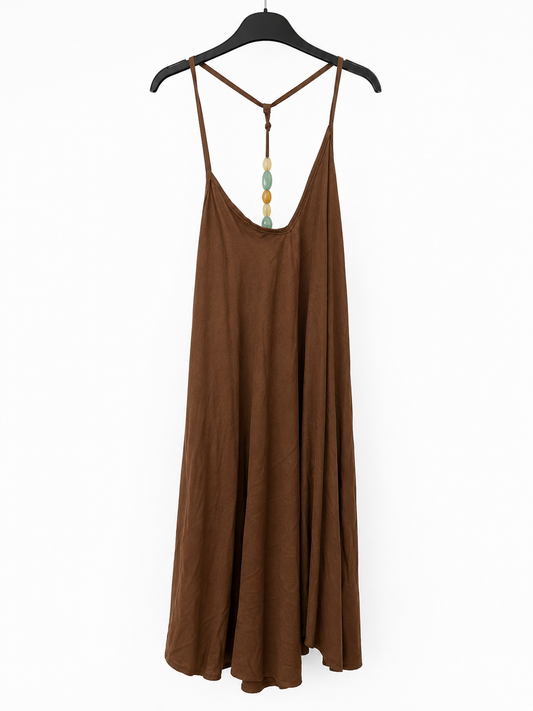 Kleid mit Rückenausschnitt & Perlen