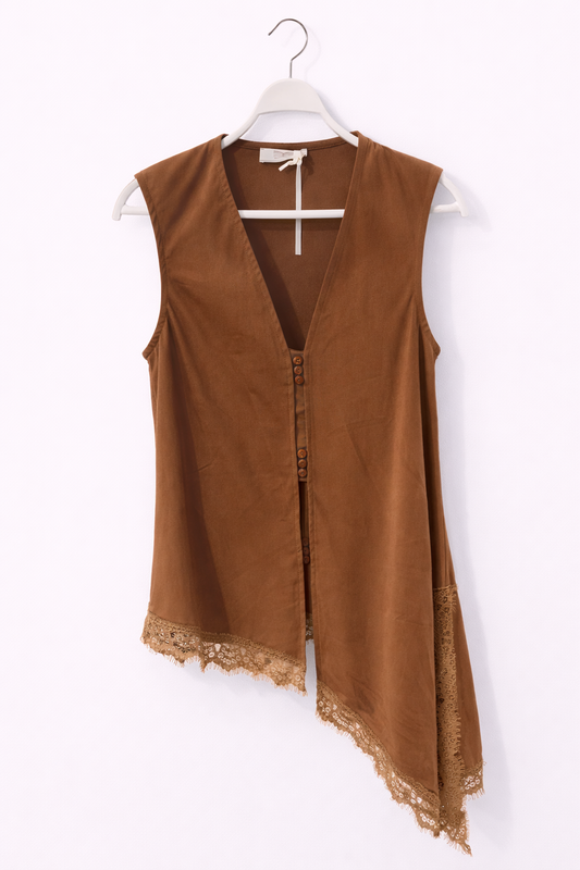 Top mit Spitze – Cognac