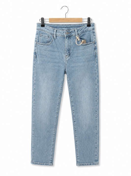 Straight Leg Jeans – Light Denim