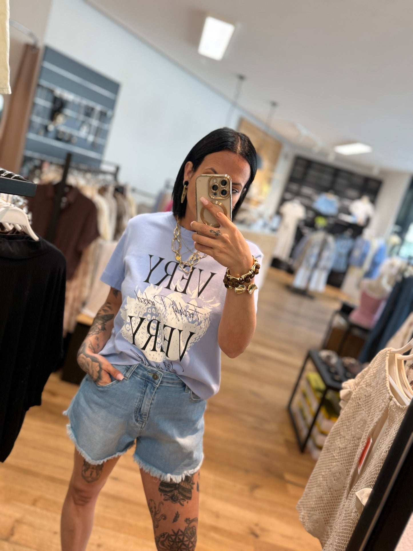 T-Shirt “VERY Mindful” – Light Blue