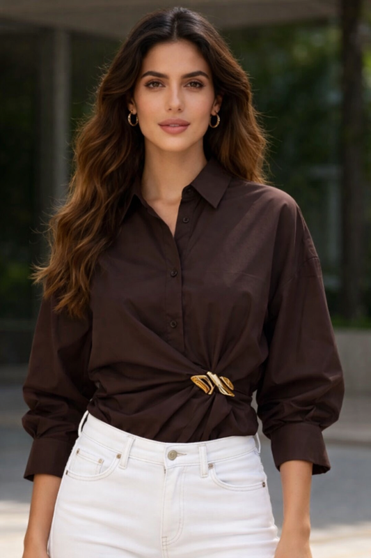 Bluse mit Schnalle