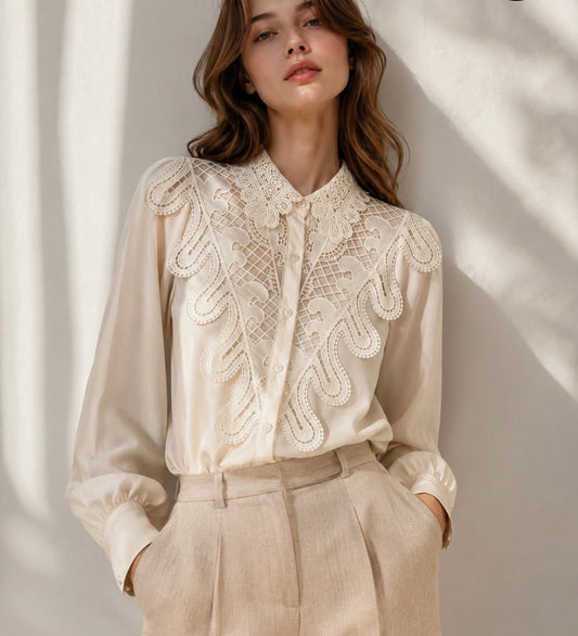 Elegante Spitzenbluse Beige