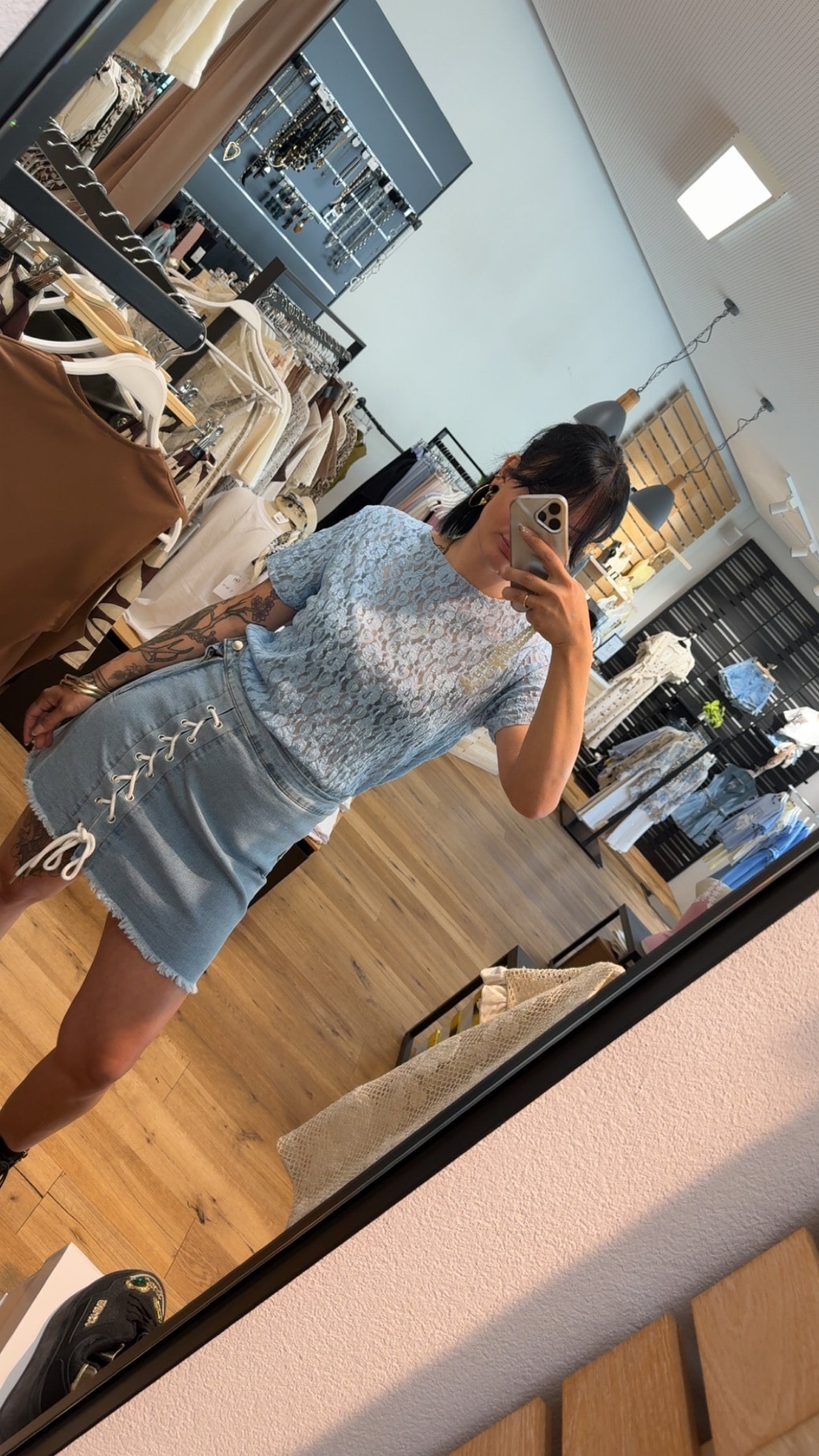T-Shirt “VERY Mindful” – Light Blue